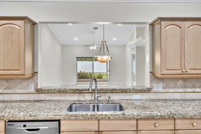 Building Photo - 52 Lariat Cir