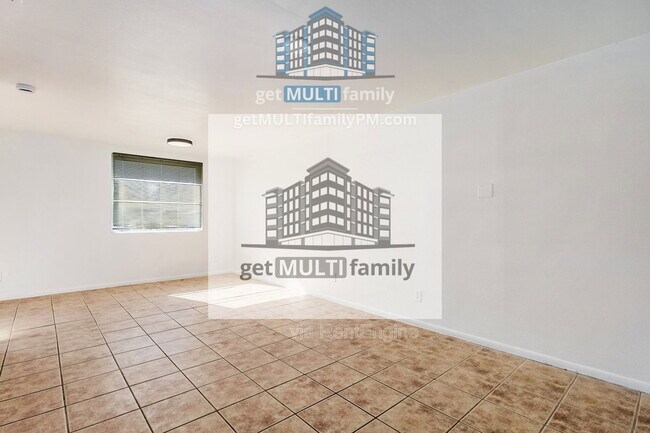 Building Photo - 1402 W Mercer Ln