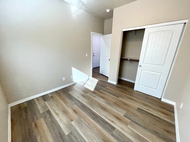 Building Photo - Beautiful 4 Bedroom Home in Kingman Crossing Community.