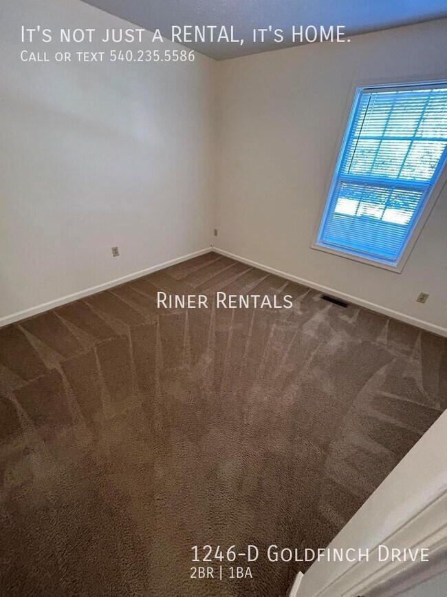 Building Photo - 1246 Goldfinch Dr