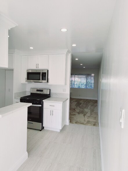 Building Photo - 8919 Longden Ave