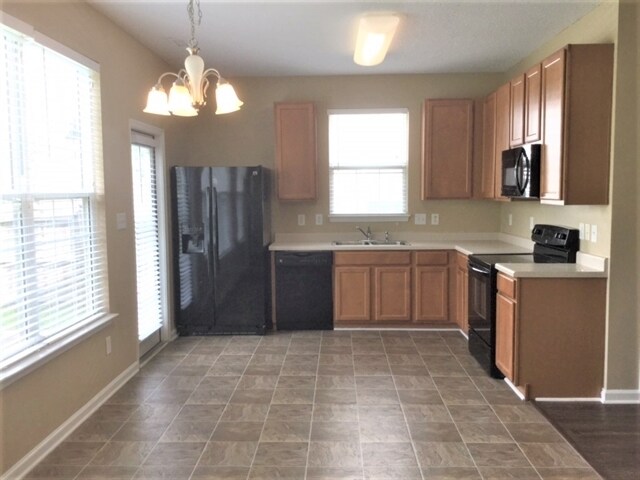 Building Photo - 5148 Mabe Dr