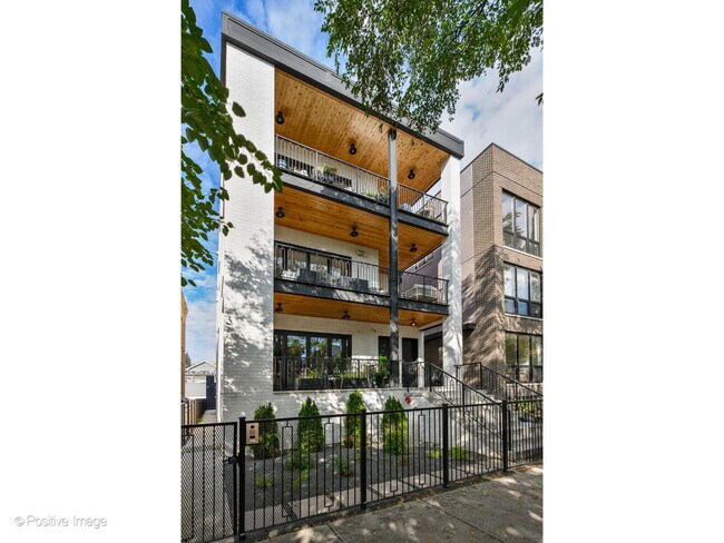 Building Photo - 1752 W Huron St