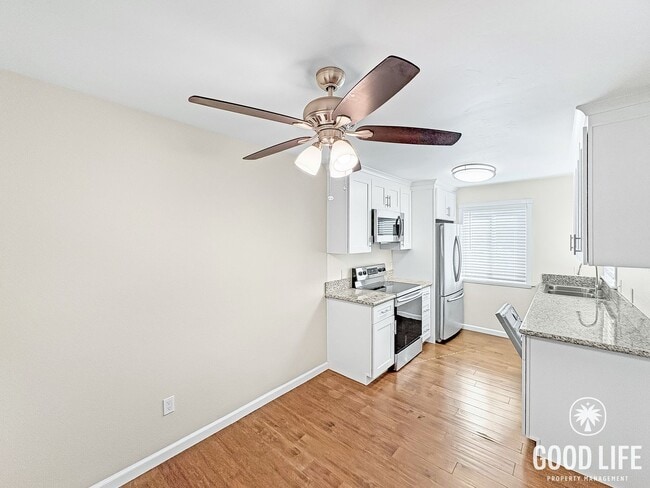 Building Photo - Clean & Move-In Ready Upgraded Condo in Prime Scripps Ranch Location