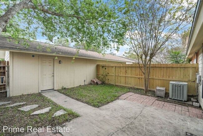 Building Photo - 2 br, 1 bath House - 4618 Cedar Pass Unit C