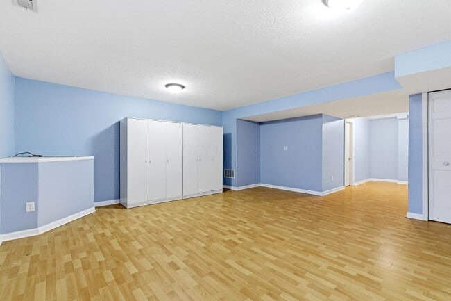 Building Photo - 986 Shaula Dr