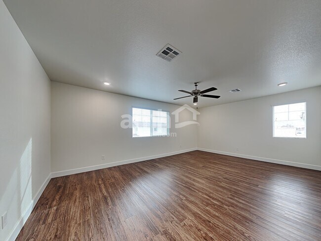 Building Photo - 1714 Viaggio Ave