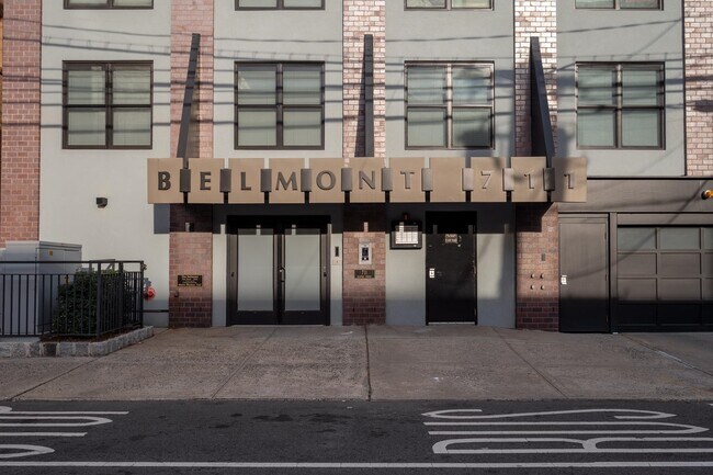 Building Photo - 711 Clinton St