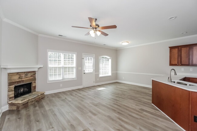 Building Photo - 252 Derby Ct