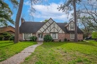Building Photo - 811 Loire Ln