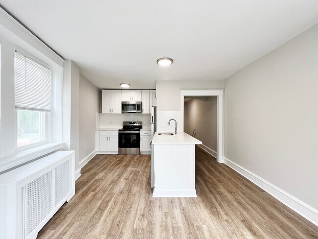 Building Photo - 193-197-197 E Lancaster Ave