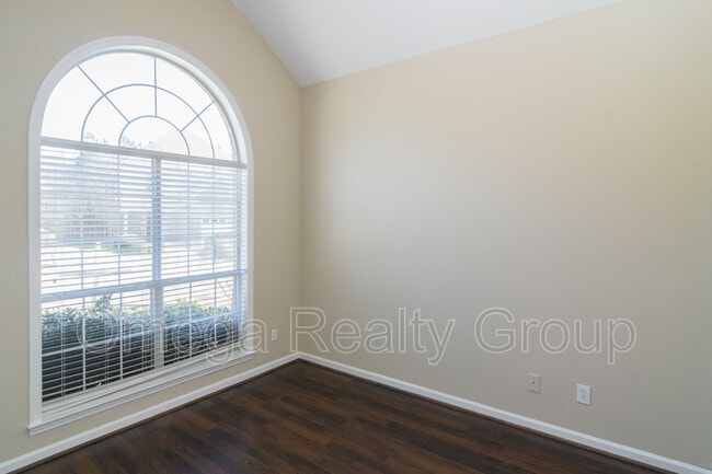 Building Photo - 503 Enclave Cir