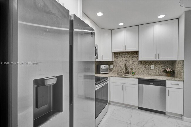 Building Photo - 4821 NW 22nd Ct