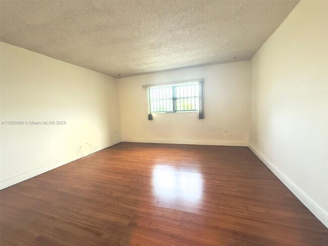 Building Photo - 20 NW 87th Ave