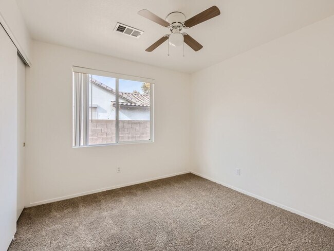 Building Photo - Cute and cozy 4 bedroom in Henderson