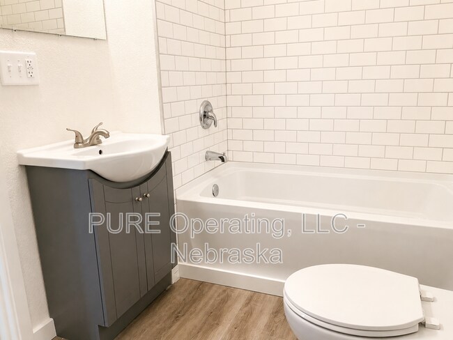 Building Photo - 4245 Burdette St