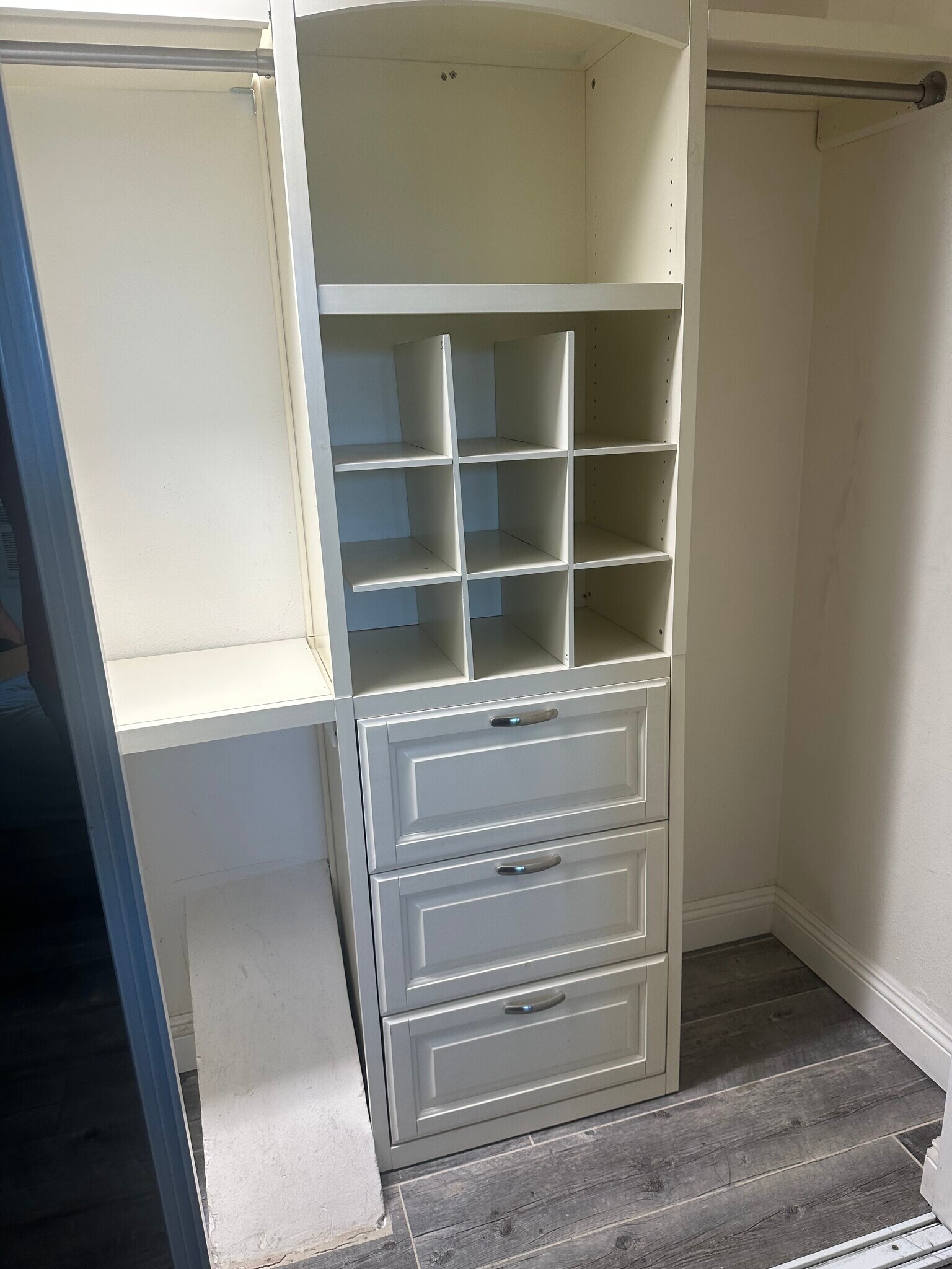 Custom made closet with 6 drawers and shelves - 2300 Sunset Heights Dr