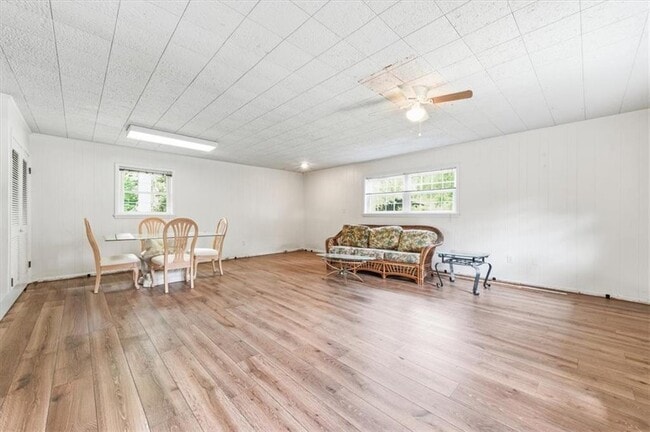 Building Photo - 704 Fort King George Dr