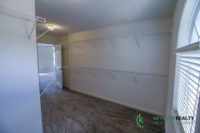 Building Photo - 6927 Erie Dr