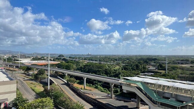 Building Photo - 1060 Kamehameha Hwy