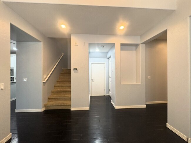 Building Photo - COMING SOON! LYONS GATE 5 BDRM + LOFT W CO...
