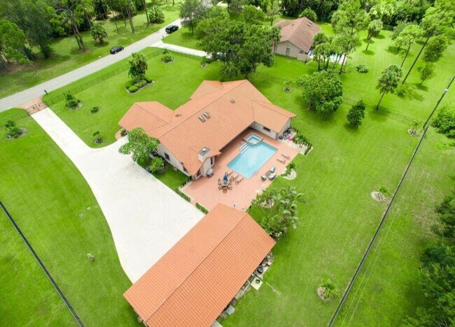 Building Photo - 14870 Horseshoe Trce