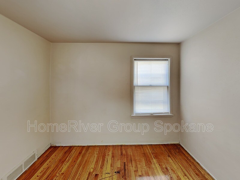 Building Photo - 1414 W Gordon Ave