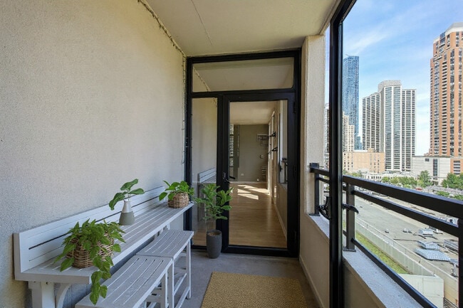 Building Photo - 1255 S State St