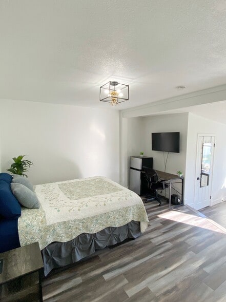 Building Photo - 416 N Lee Ave