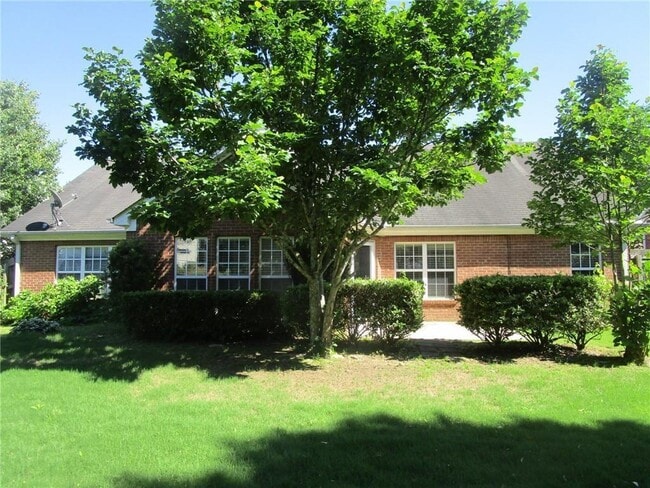 Building Photo - 110 Saltcreek Point NE
