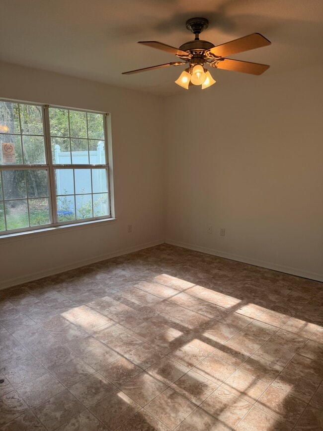 Building Photo - Bradford Duplex