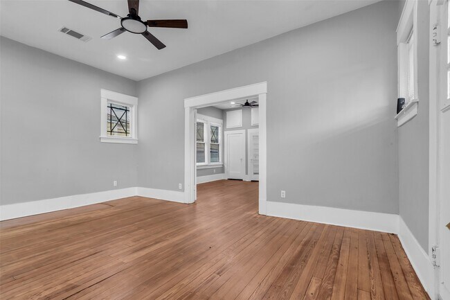 Building Photo - 4303 McKinney St