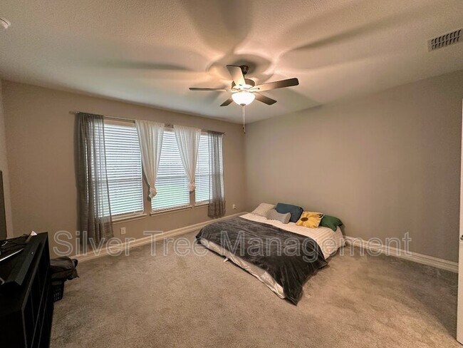 Building Photo - 1104 Pinnacle Ridge Rd