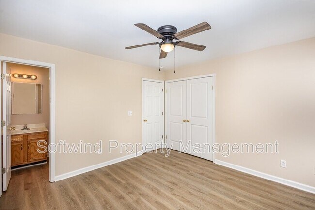Building Photo - 1217 Summer St