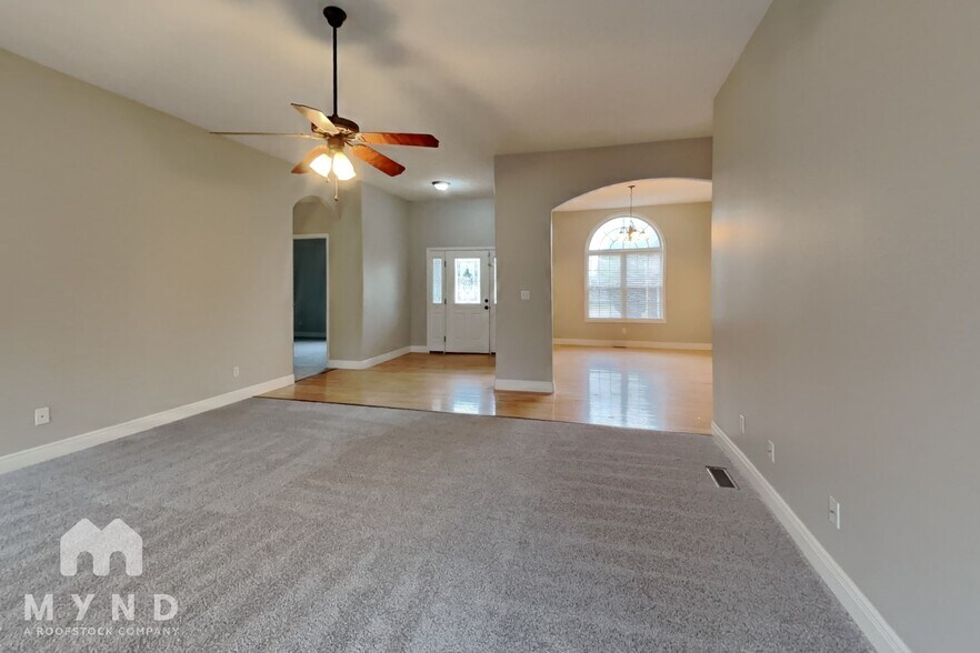 Building Photo - 5651 N 13th Ave