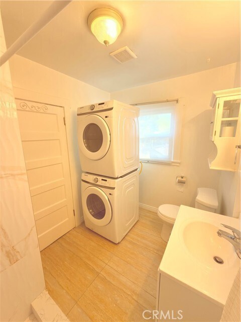 Building Photo - 1255 Del Rey Ave