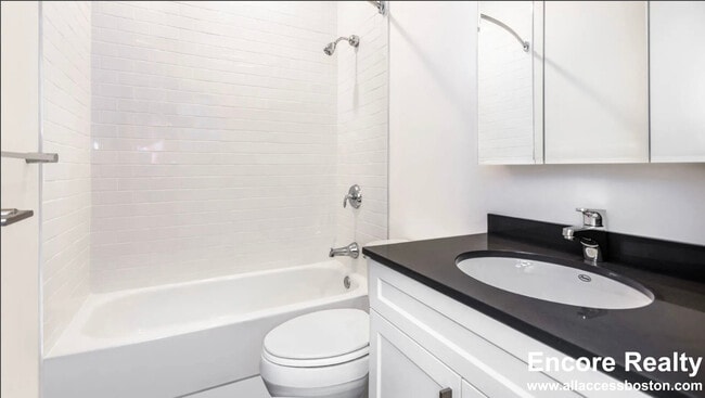 Building Photo - 1 India St