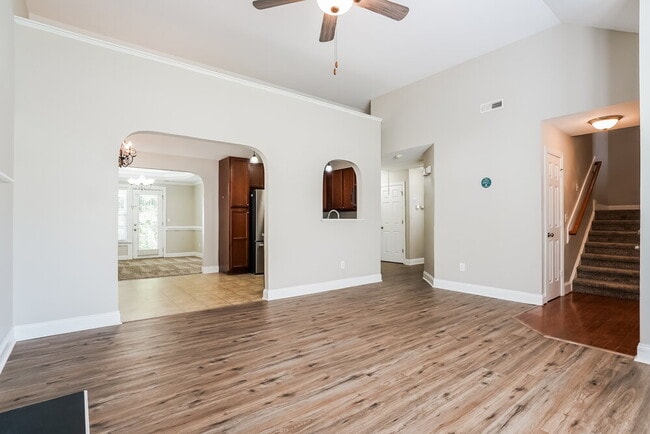 Building Photo - 329 Braxman Ln