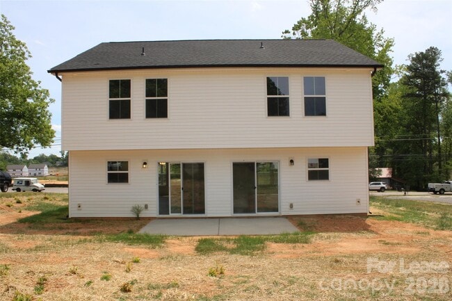 Building Photo - 574 W Park Ave