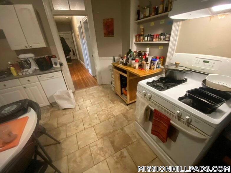 Building Photo - 12 Bucknam St