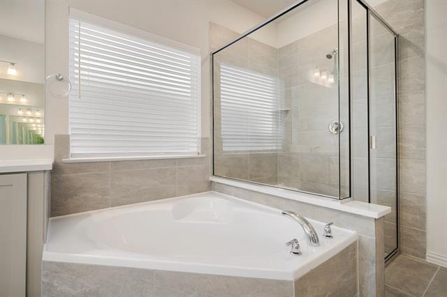 Building Photo - 912 Alberta Spruce Rd