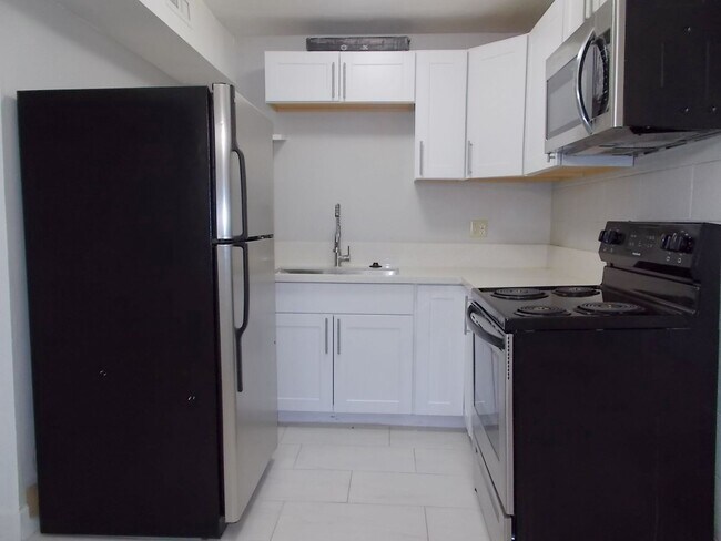 Building Photo - Cozy 1-Bed Condo in Las Vegas in Convenient Location