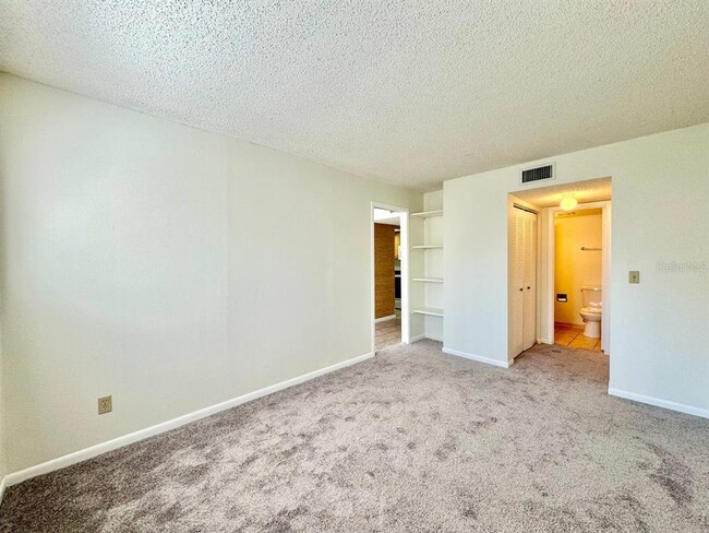 Building Photo - 6324 Newtown Cir