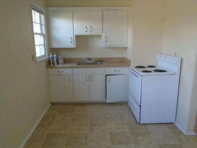 Building Photo - 2801 S 27th St