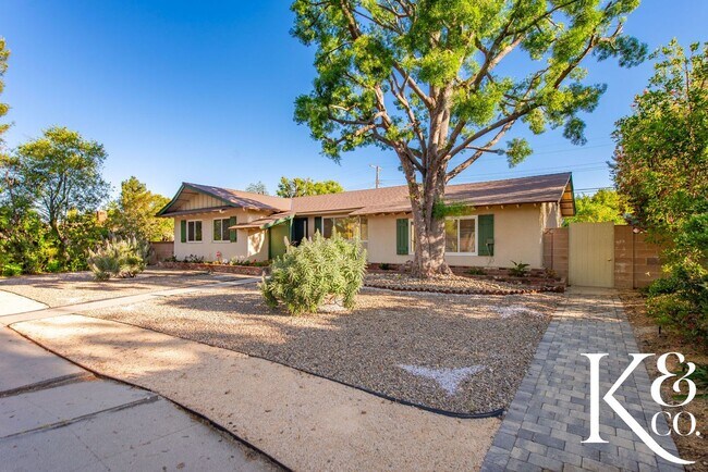 Building Photo - Charming 3-Bedroom Home with Pool in Prime...