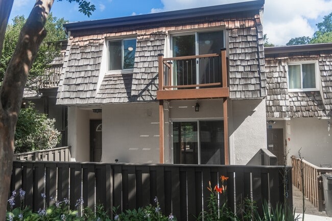 Primary Photo - 1613 Valencia Way