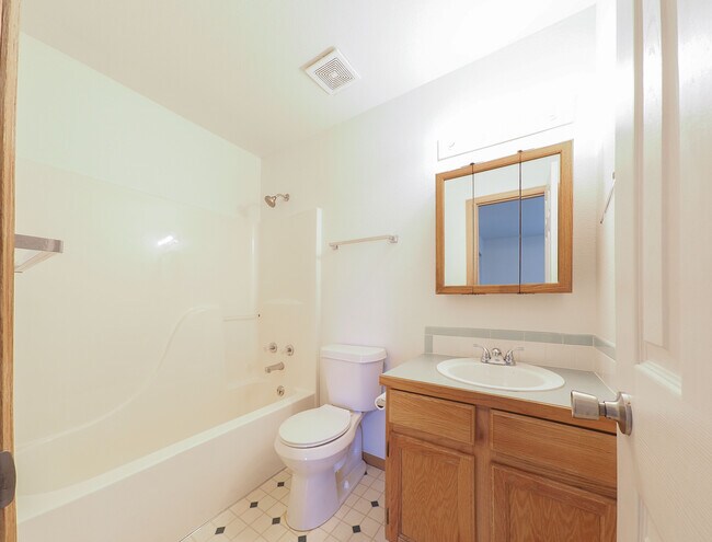 Building Photo - 1106 Timberline Ct