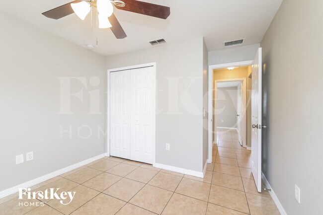 Building Photo - 612 Camel Ln