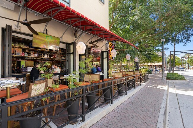 Building Photo - 825 Egret Cir