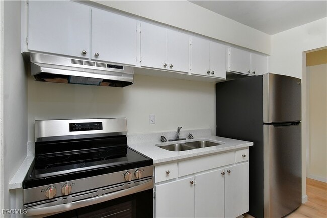 Building Photo - 16 Tangerine Ct